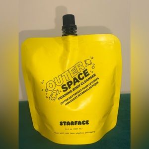 STARFACE Outer Space foaming body cleanser